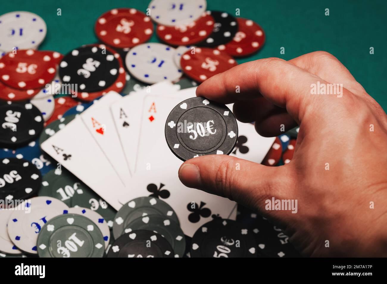Khám phá trải nghiệm Royal Vegas Online Casino trên thiết bị di động dễ dàng và tiện lợi